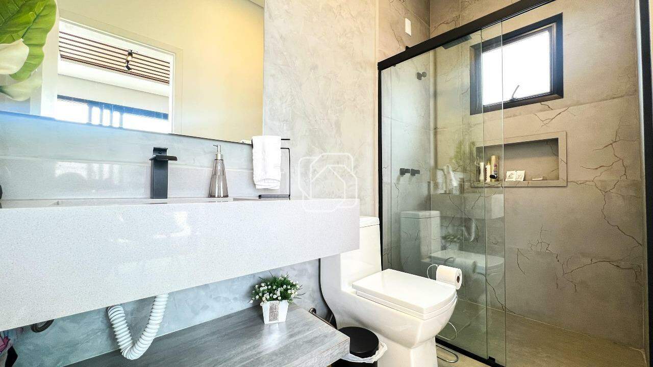 Casa de Condomínio para aluguel em Indaiatuba - SP - Jardim Piemonte: Banheiro