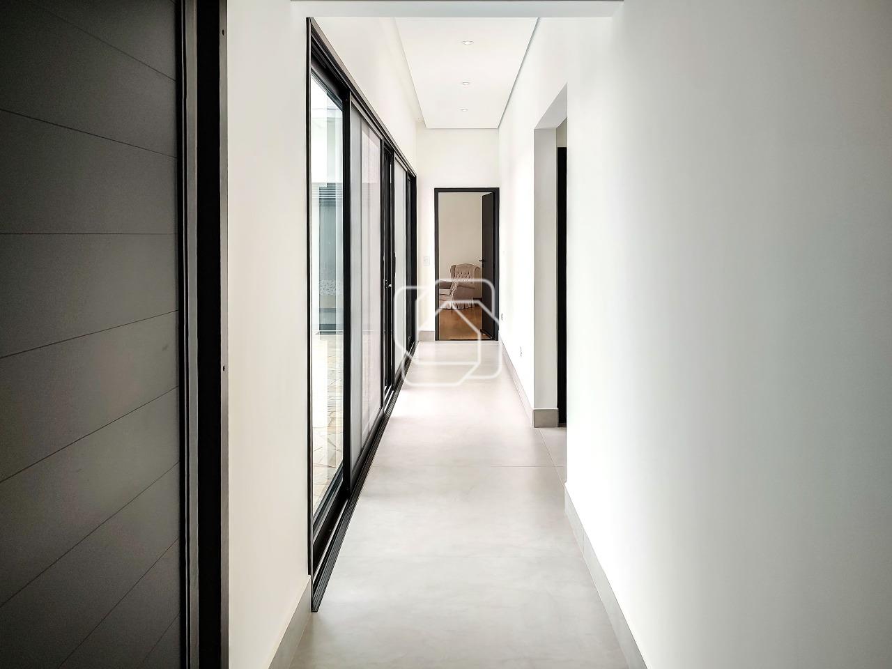 Casa de Condomínio à venda em Itu - SP - Condomínio UNA: Corredor lateral