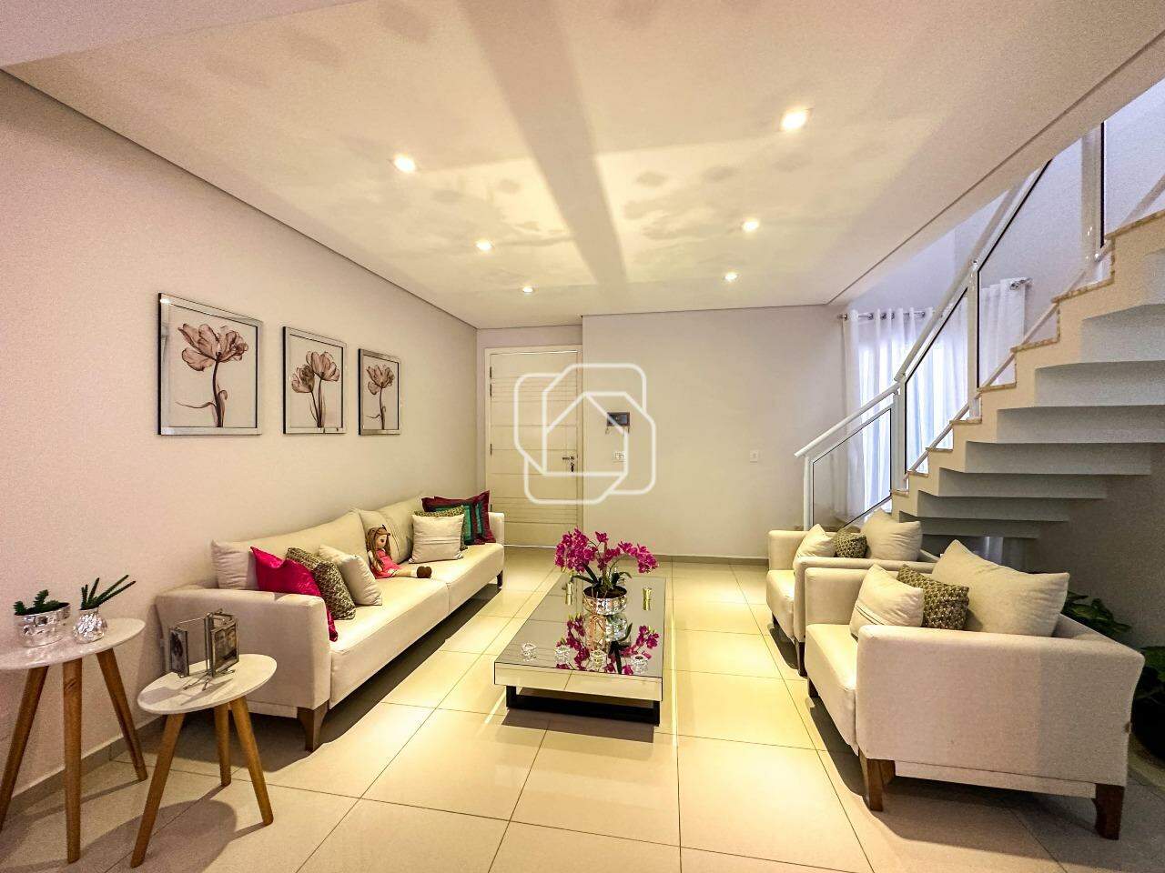 Casa de Condomínio à venda em Salto - SP - Village Moutonnée: Sala de estar