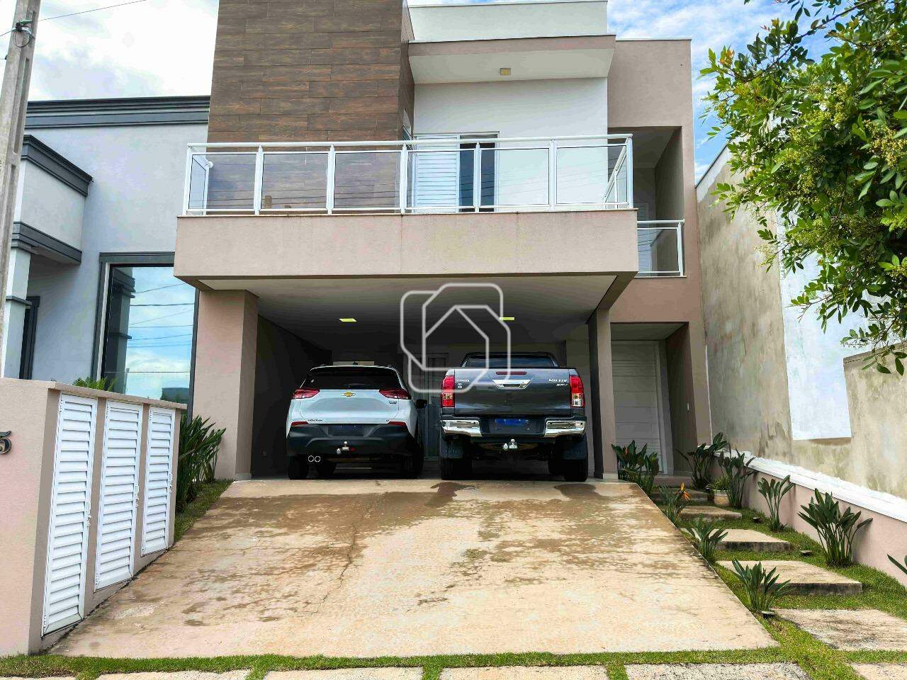 Casa de Condomínio à venda em Salto - SP - Village Moutonnée: Fachada