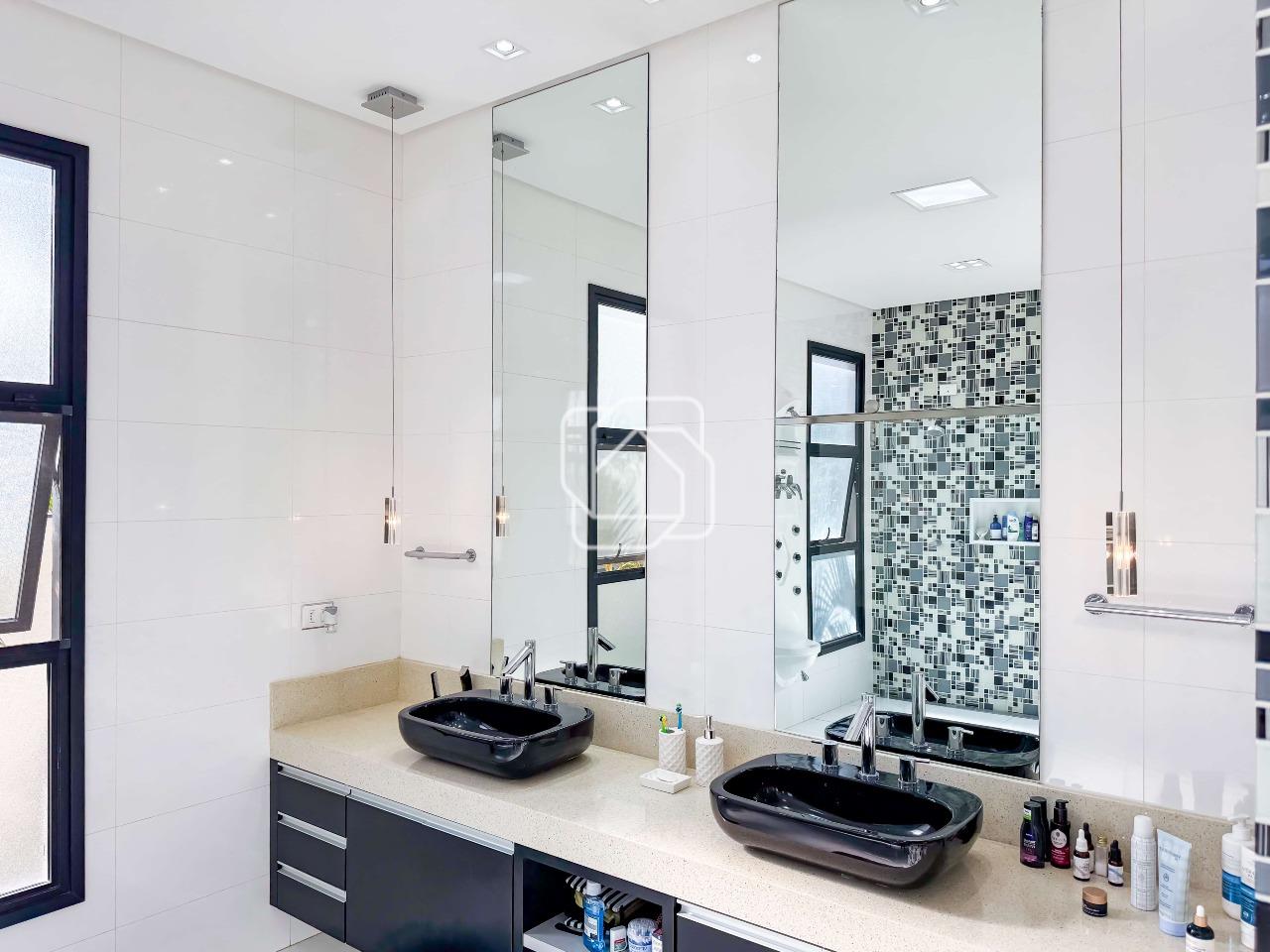 Casa de Condomínio à venda em Porto Feliz - SP - Fazenda Alvorada: Banheiro