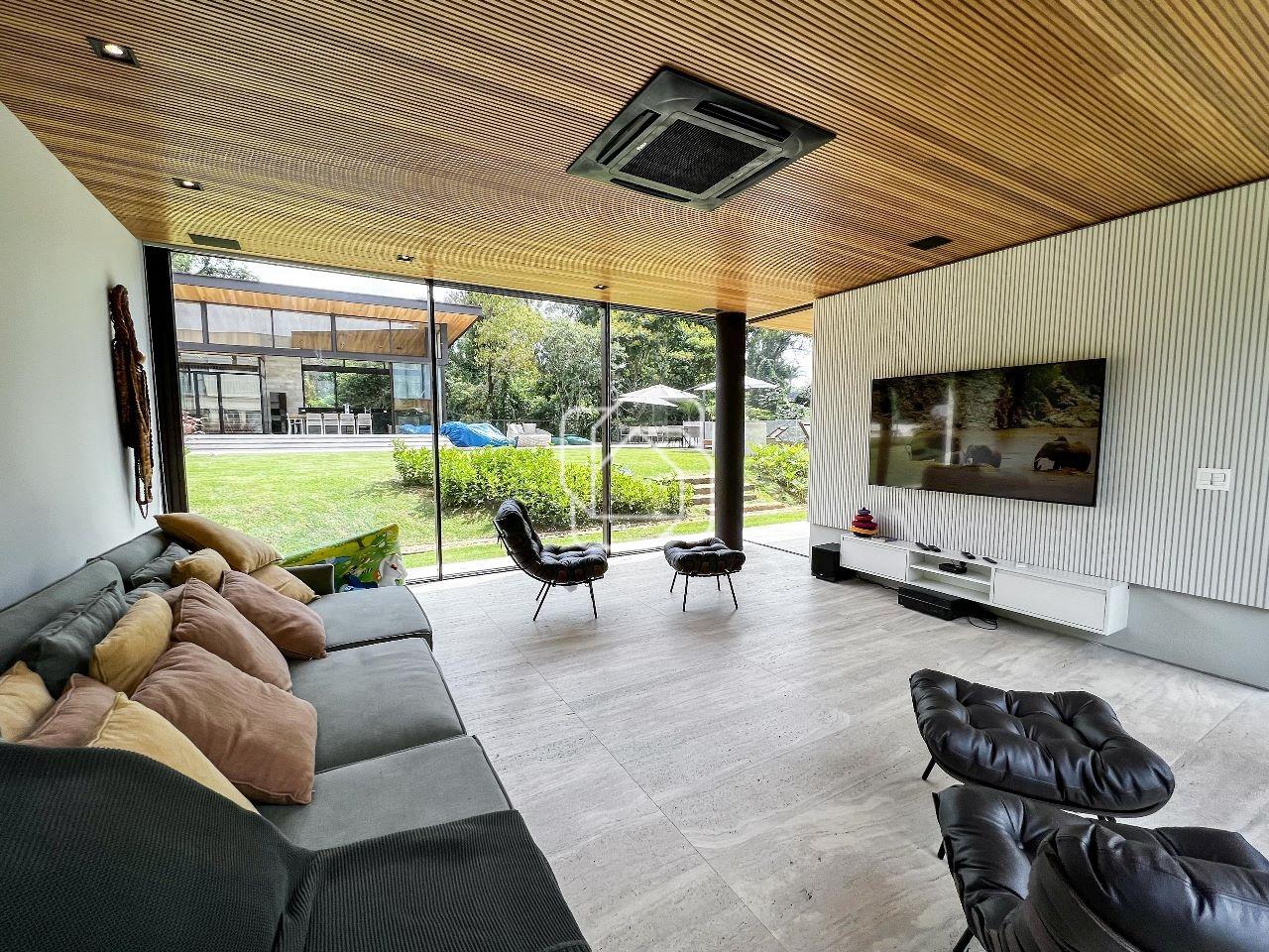 Casa de Condomínio para aluguel em Itu - SP - Condomínio Terras de São José: Sala de TV privativa