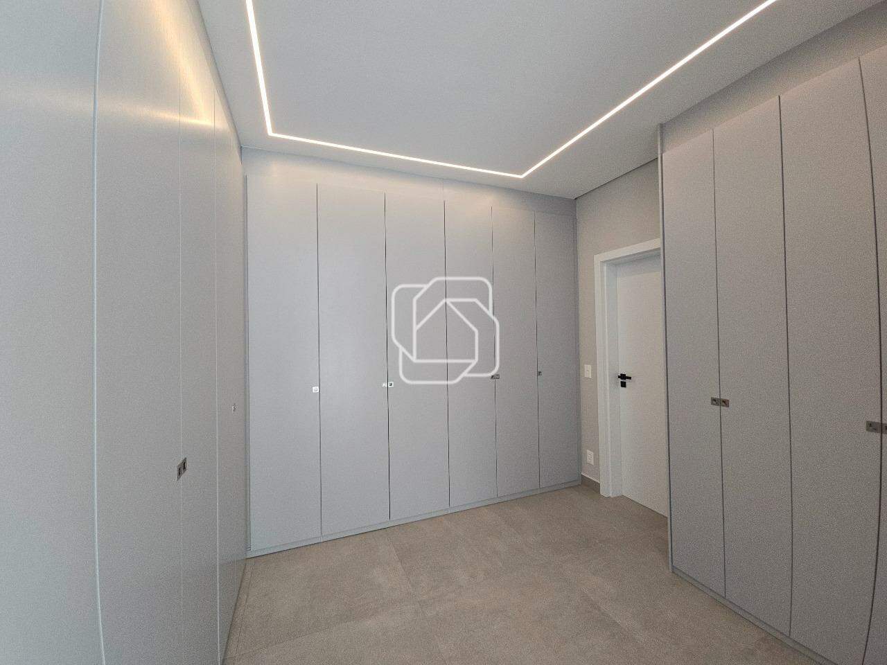 Casa de Condomínio à venda em Itu - SP - Condomínio Villas do Golfe: Closet