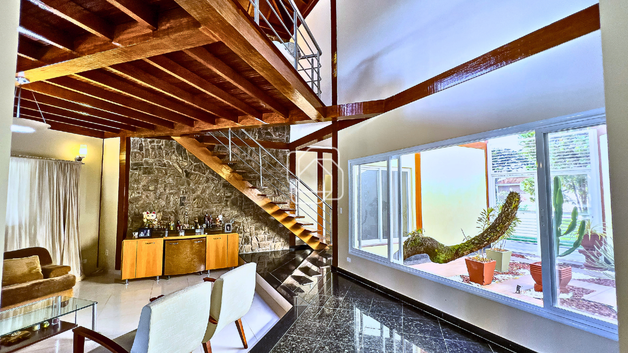 Casa de Condomínio à venda em Indaiatuba - SP - Chácara Polaris: Sala de estar
