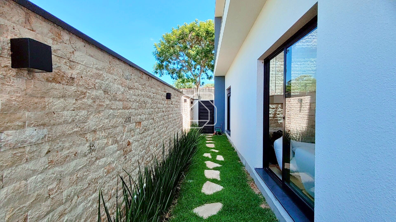 Casa de Condomínio à venda em Indaiatuba - SP - Jardim Residencial Santa Clara: Corredor
