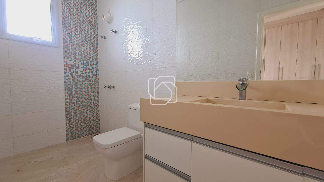 Casa de Condomínio para aluguel em Indaiatuba - SP - Jardim Quintas da Terracota: Banheiro