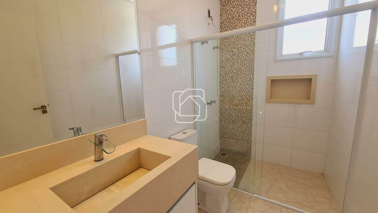 Casa de Condomínio para aluguel em Indaiatuba - SP - Jardim Quintas da Terracota: Banheiro
