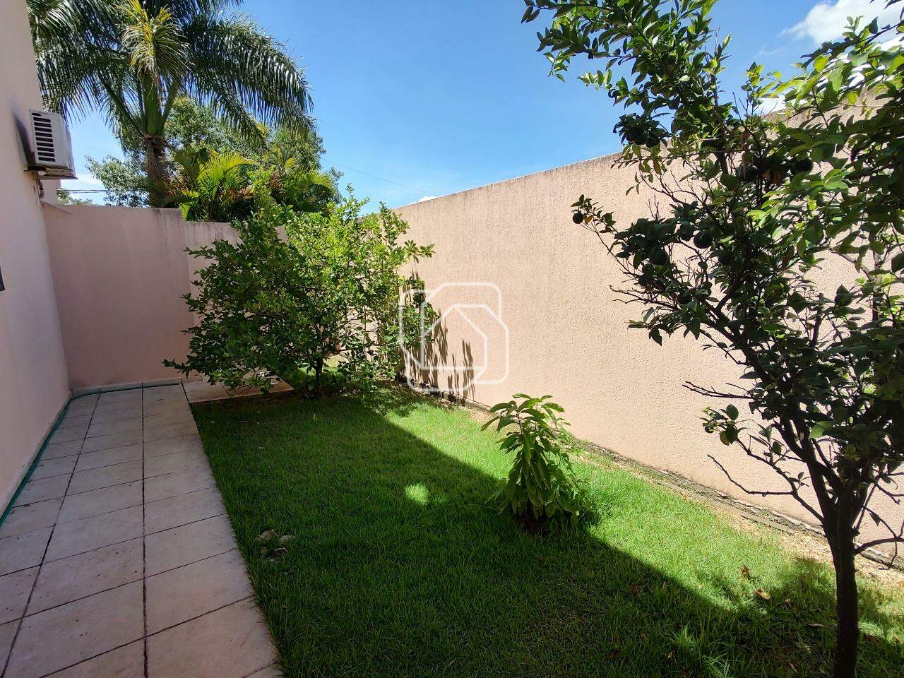 Casa de Condomínio à venda em Itu - SP - Parque Village Castelo: Pomar