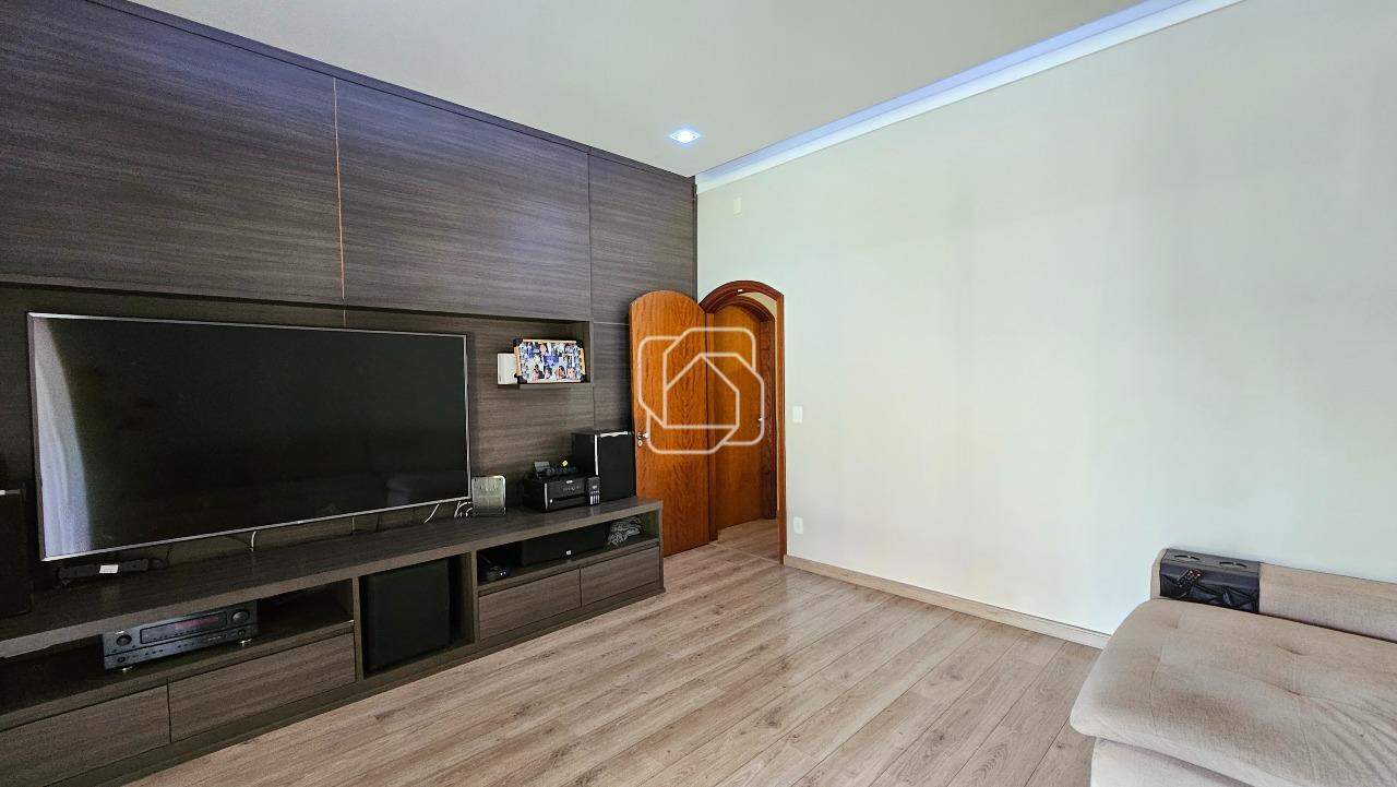 Casa de Condomínio à venda em Indaiatuba - SP - Chácara Polaris: Sala de TV