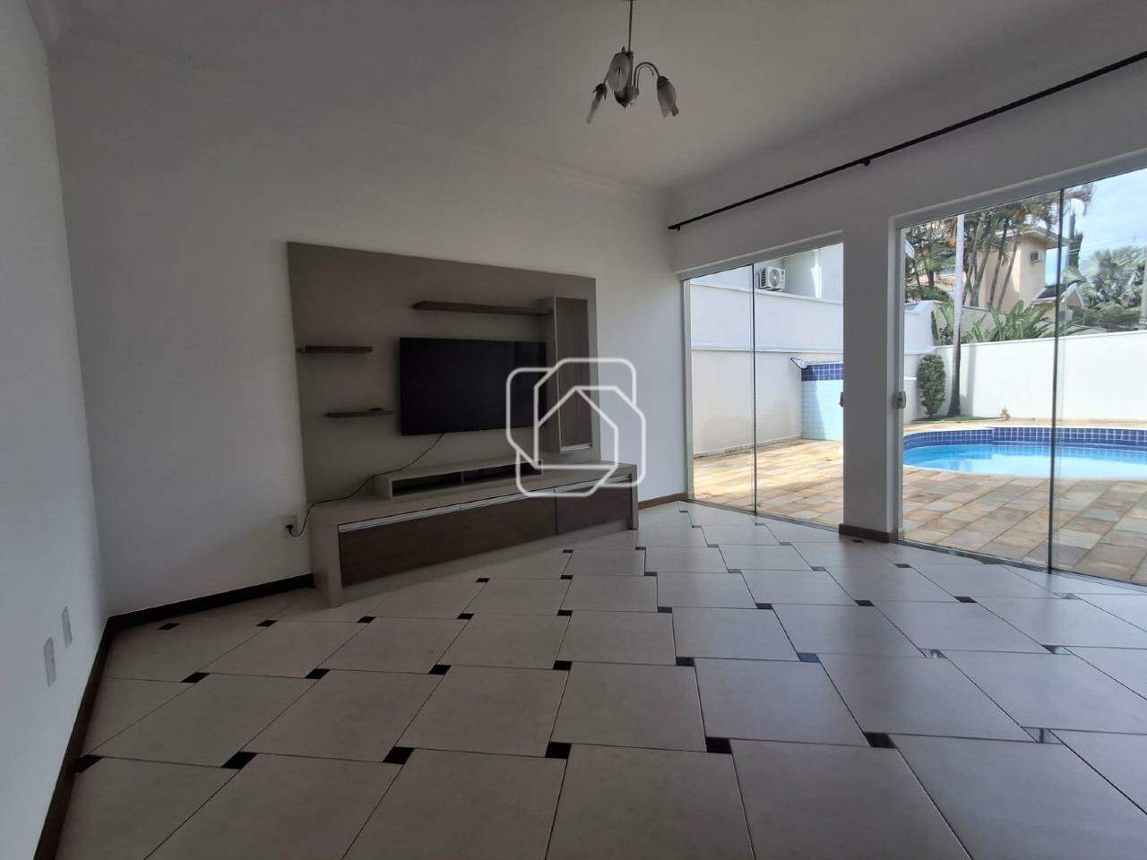 Casa de Condomínio para aluguel em Indaiatuba - SP - Jardim Residencial Santa Clara: Sala de TV