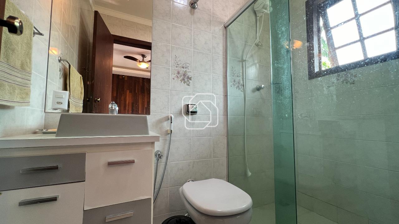 Casa de Condomínio para aluguel em Indaiatuba - SP - Terras de Itaici: Banheiro