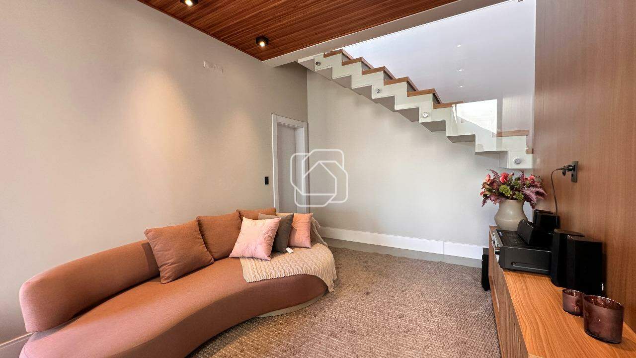 Casa de Condomínio à venda em Indaiatuba - SP - Parque Villa dos Pinheiros: Sala de TV