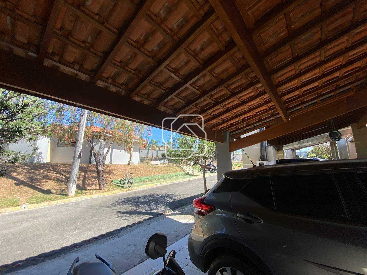 Casa de Condomínio para aluguel em Indaiatuba - SP - Moradas de Itaici: Garagem