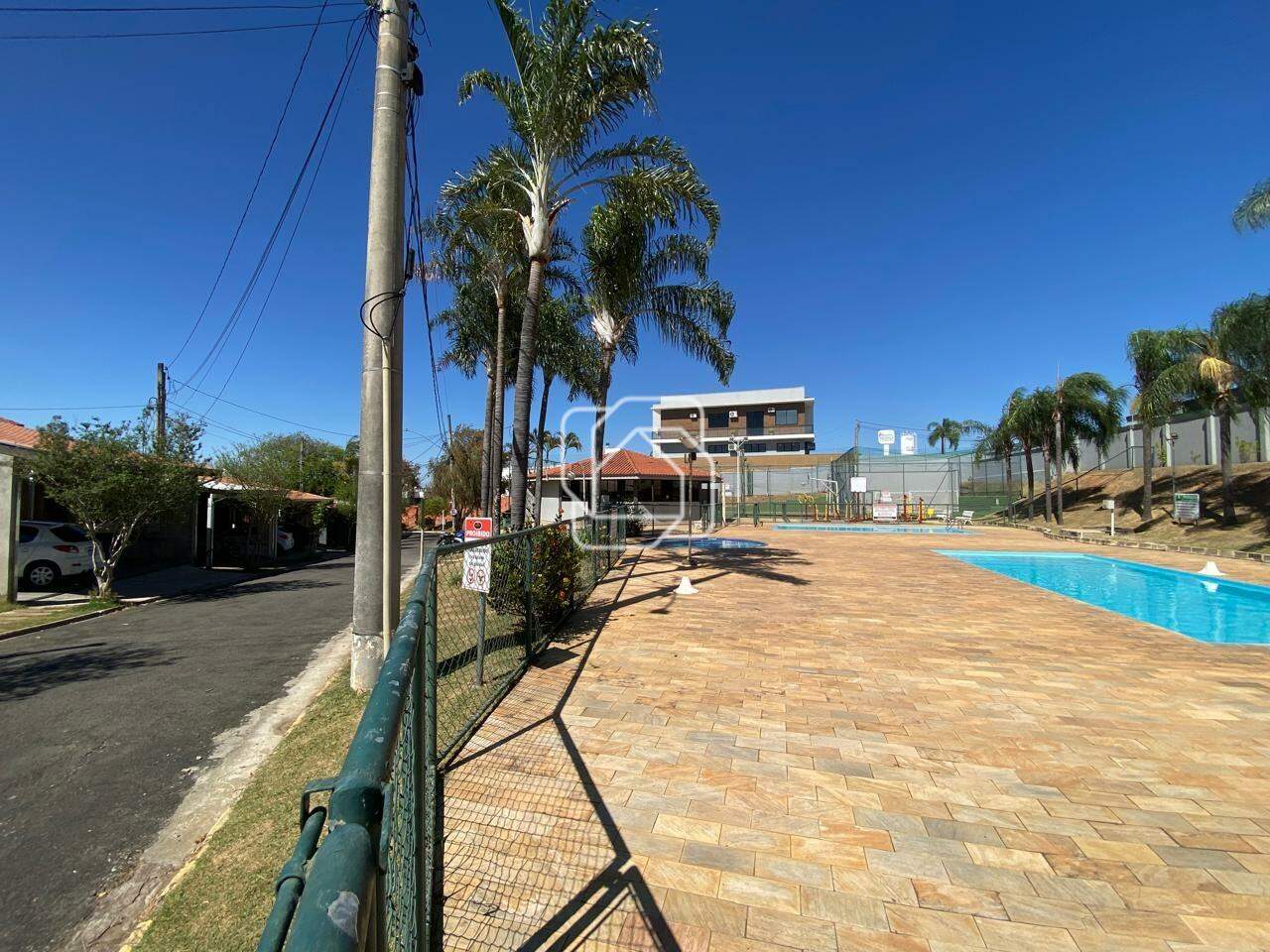 Casa de Condomínio para aluguel em Indaiatuba - SP - Moradas de Itaici: Piscina condominio, frente da casa