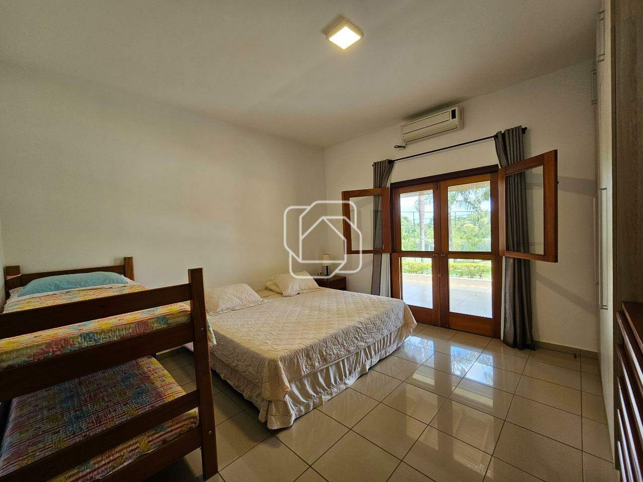Casa de Condomínio à venda em Indaiatuba - SP - Lagos de Shanadu: Dormitório