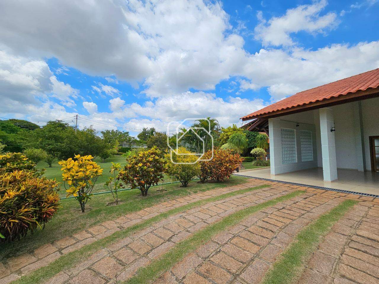 Casa de Condomínio à venda em Indaiatuba - SP - Lagos de Shanadu: Garagem