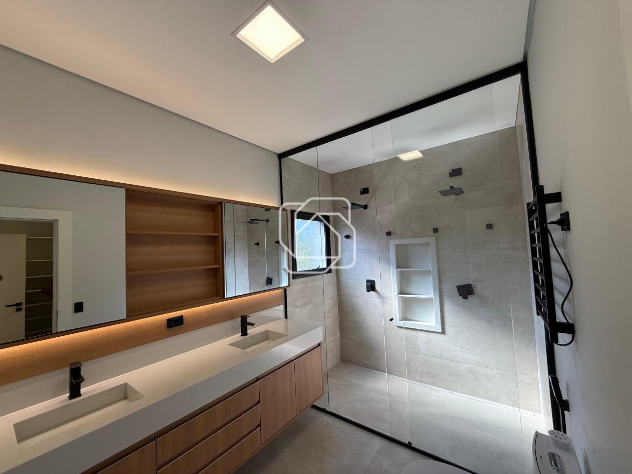 Casa de Condomínio à venda em Itu - SP - Condomínio Campos de Santo Antônio: Banheiro