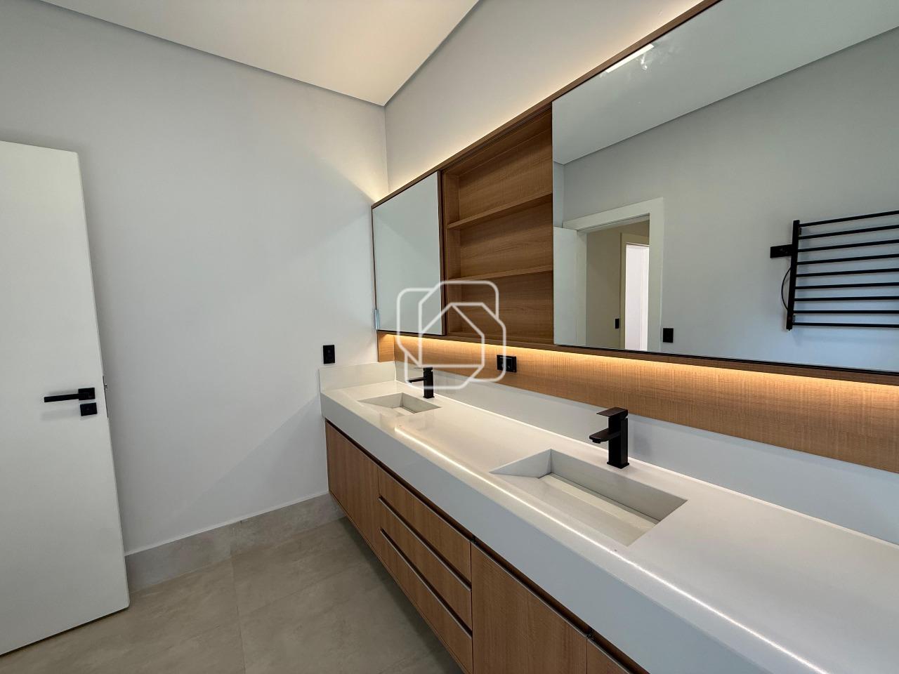 Casa de Condomínio à venda em Itu - SP - Condomínio Campos de Santo Antônio: Banheiro