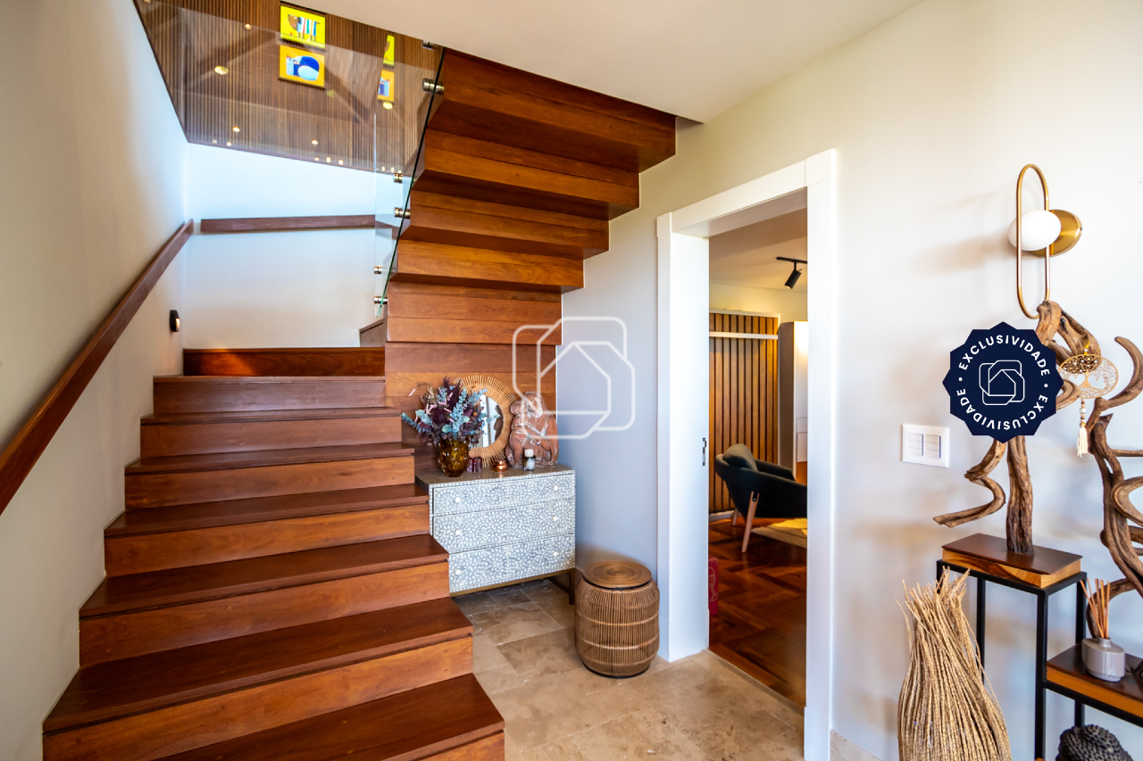 Casa de Condomínio à venda em Indaiatuba - SP - Jardim Vila Paradiso: Escada