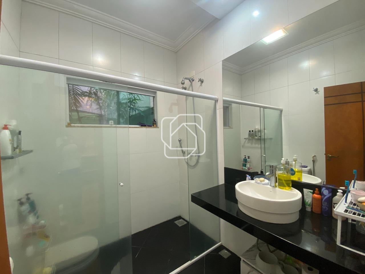 Casa de Condomínio para aluguel em Indaiatuba - SP - Terras de Itaici: Banheiro