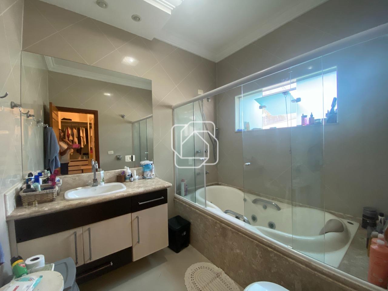 Casa de Condomínio para aluguel em Indaiatuba - SP - Terras de Itaici: Banheiro