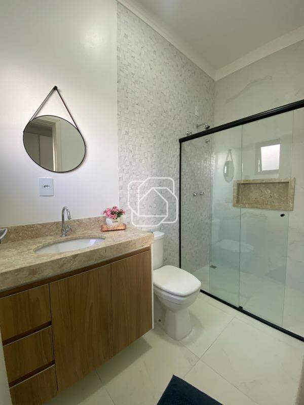 Casa de Condomínio à venda em Salto - SP - Residencial Central Parque: Banheiro