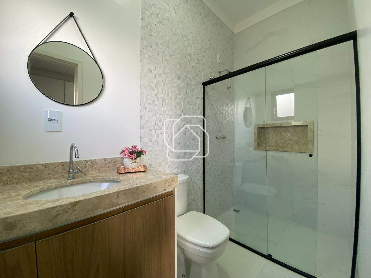 Casa de Condomínio à venda em Salto - SP - Residencial Central Parque: Banheiro