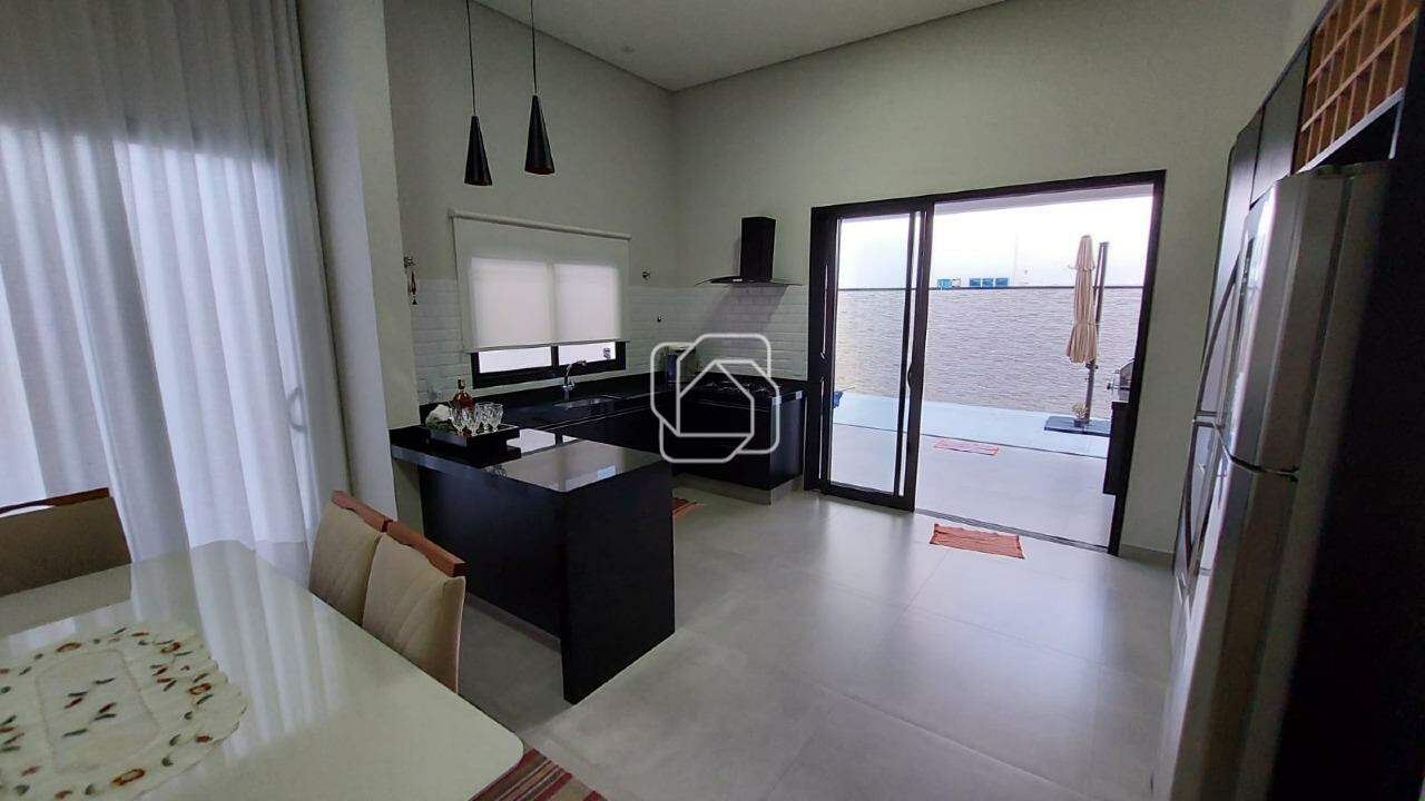 Casa de Condomínio à venda em Salto - SP - Residencial Central Parque: Sala de jantar e cozinha
