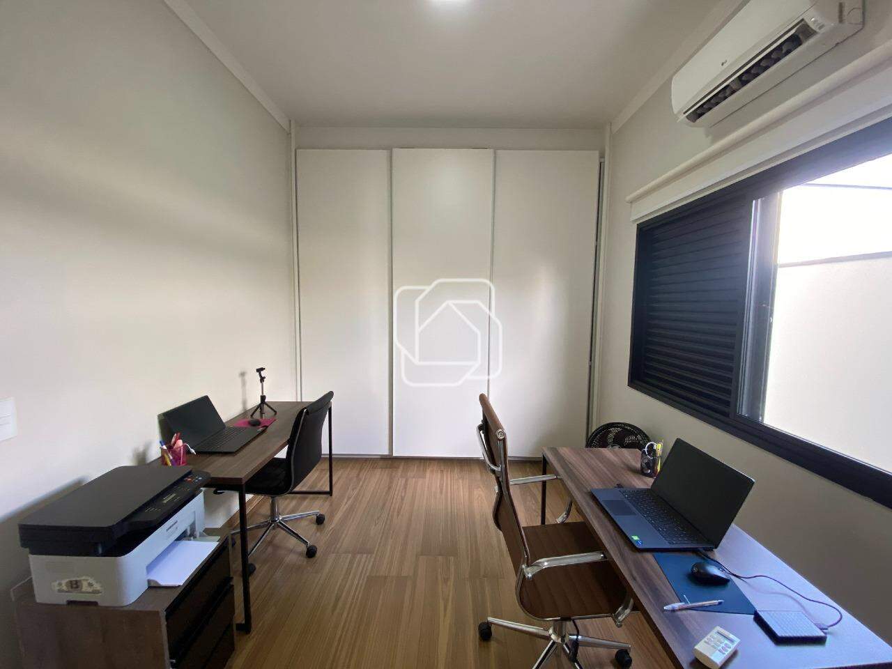 Casa de Condomínio à venda em Salto - SP - Residencial Central Parque: Escritório
