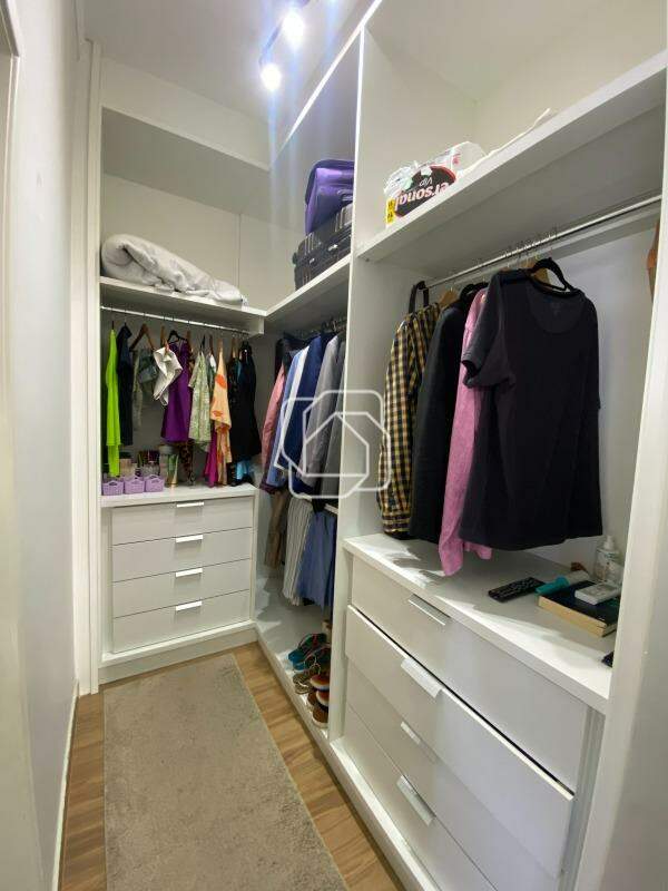 Casa de Condomínio à venda em Salto - SP - Residencial Central Parque: Closet