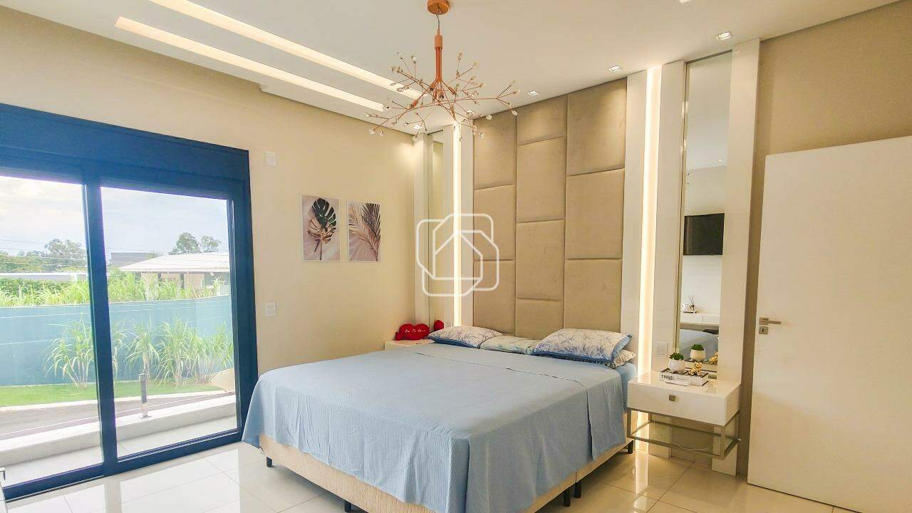 Casa de Condomínio à venda em Itu - SP - Parque Village Castelo: Suíte master
