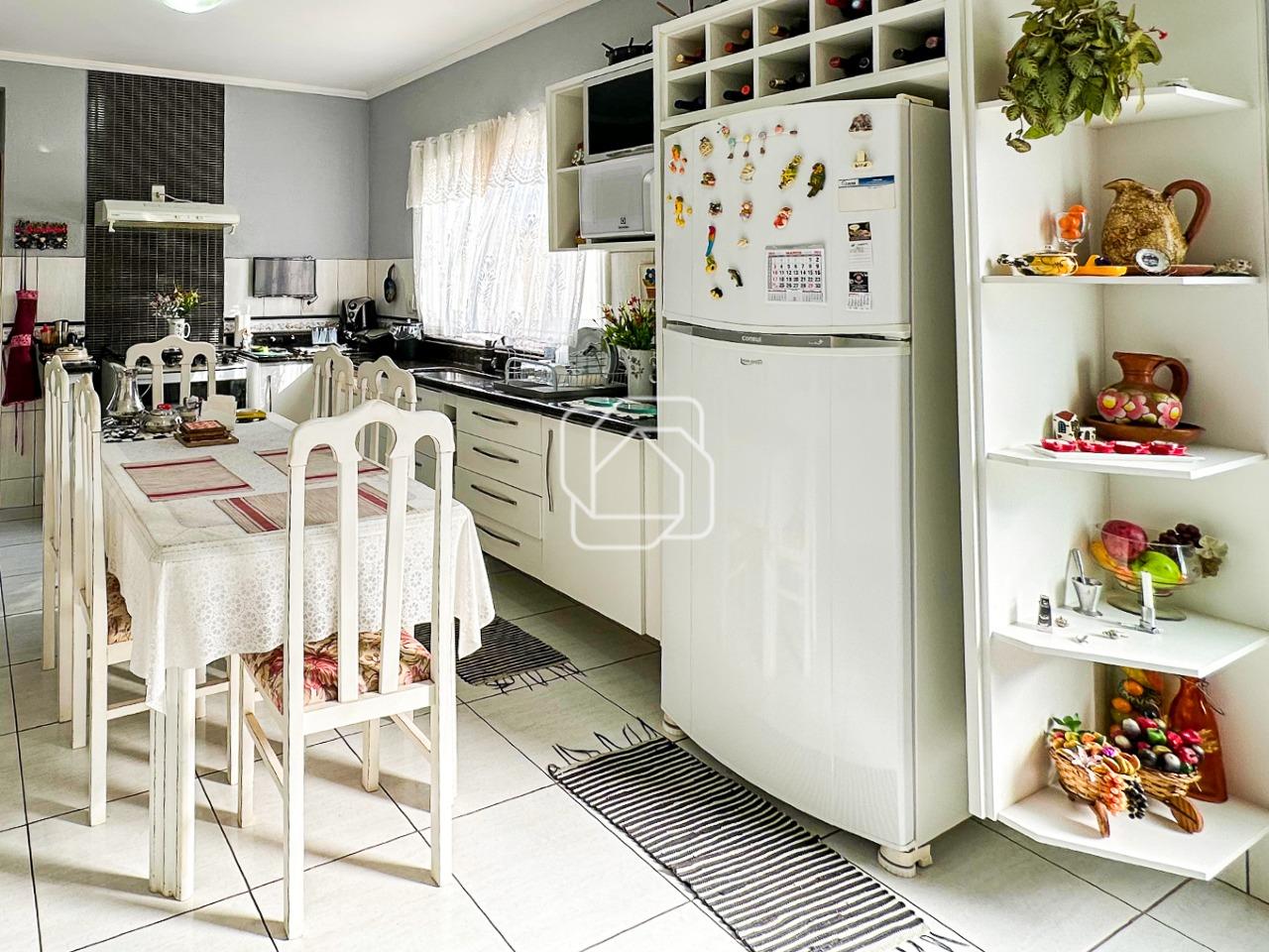 Casa de Condomínio à venda em Itu - SP - Condomínio Xapada Parque Ytu: Cozinha e mesa de jantar