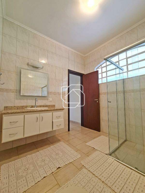 Casa de Condomínio à venda em Indaiatuba - SP - Chácara Polaris: Banheiro