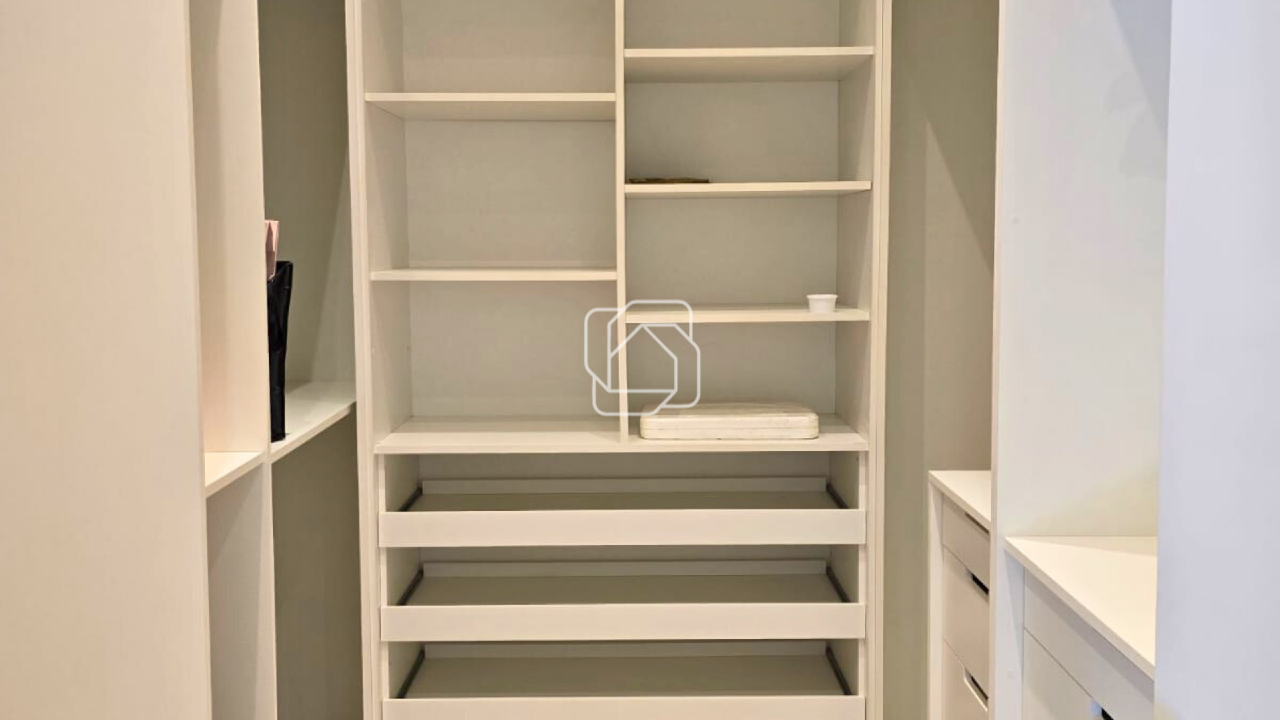 Casa de Condomínio à venda em Porto Feliz - SP - Fazenda Alvorada: Closet