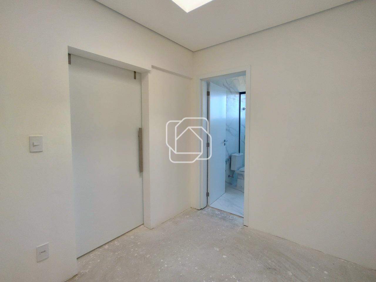 Casa de Condomínio à venda em Itu - SP - Alphaville Castelo Itu: Closet da suíte master