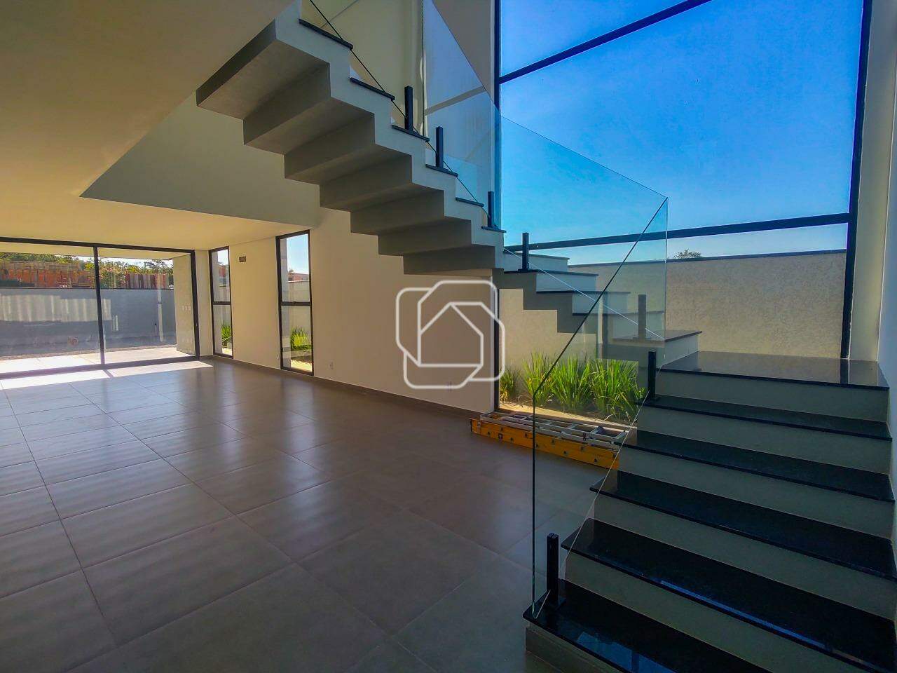 Casa de Condomínio à venda em Itu - SP - Alphaville Castelo Itu: Escada