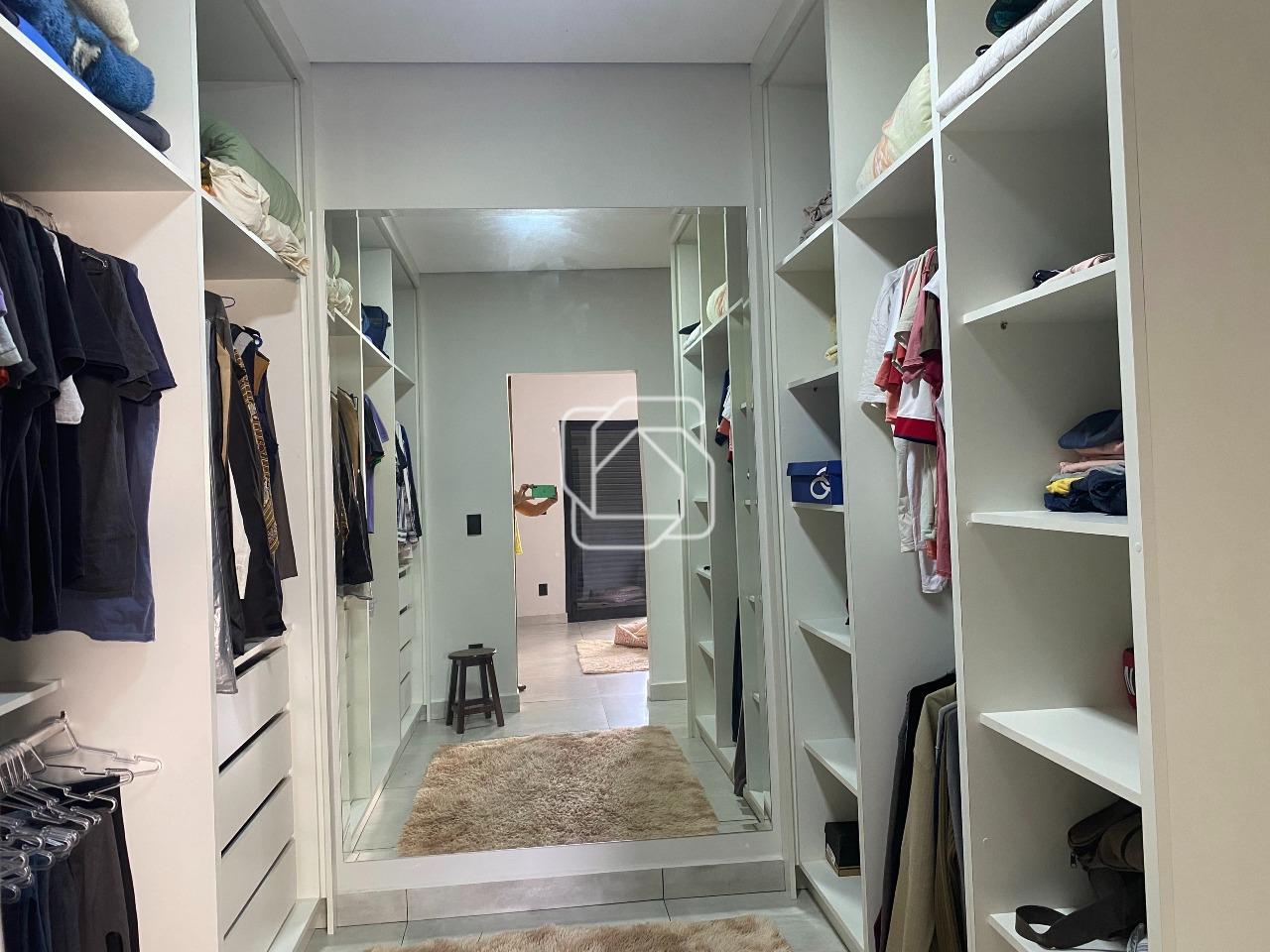 Casa de Condomínio para aluguel em Indaiatuba - SP - Terras de Itaici: Closet