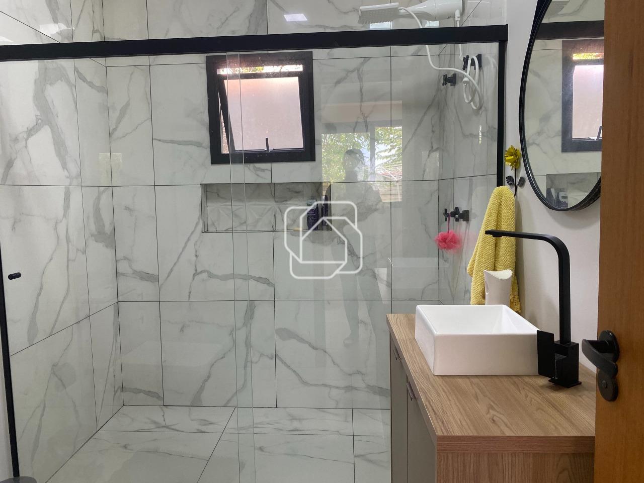 Casa de Condomínio para aluguel em Indaiatuba - SP - Terras de Itaici: Banheiro