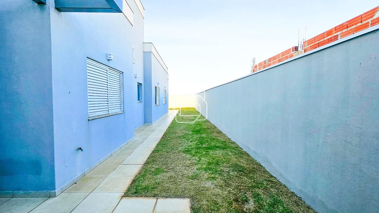 Casa de Condomínio à venda em Itu - SP - Residencial Parque Campos de Santo Antônio II: Lateral da casa