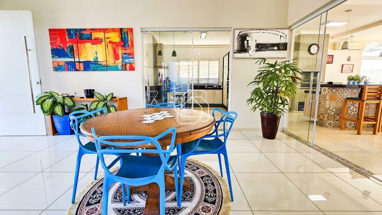 Casa de Condomínio à venda em Itu - SP - Residencial Parque Campos de Santo Antônio II: Mesa de jantar