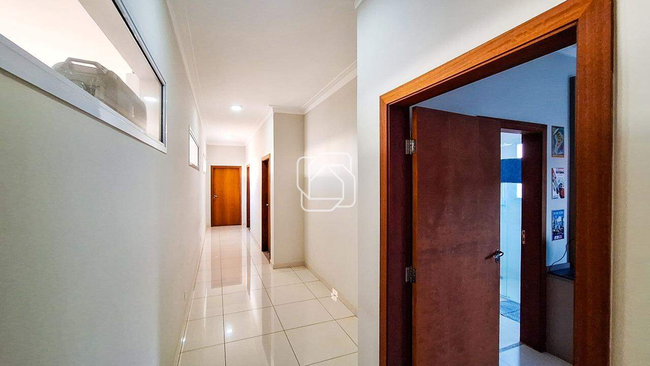 Casa de Condomínio à venda em Itu - SP - Residencial Parque Campos de Santo Antônio II: Corredor das suítes