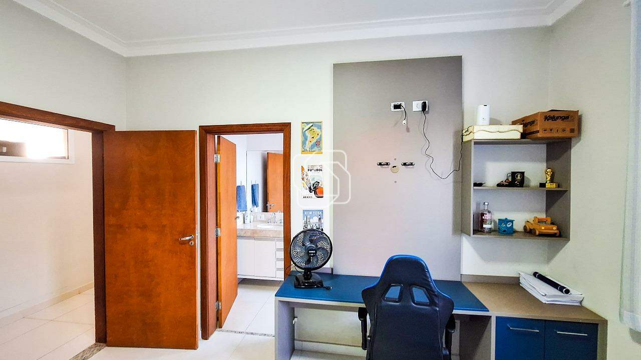 Casa de Condomínio à venda em Itu - SP - Residencial Parque Campos de Santo Antônio II: Vista ampla da suíte 1