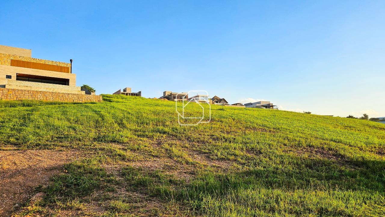 Terreno à venda em Itu - SP - Residencial Parque Campos de Santo Antônio II: Lateral