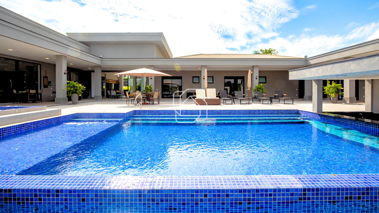 Casa de Condomínio à venda em Indaiatuba - SP - Recanto das Flores: Área da piscina