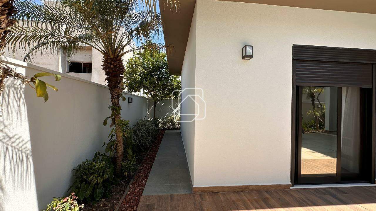 Casa de Condomínio à venda em Indaiatuba - SP - Jardim Maison Du Parc: Corredor lateral
