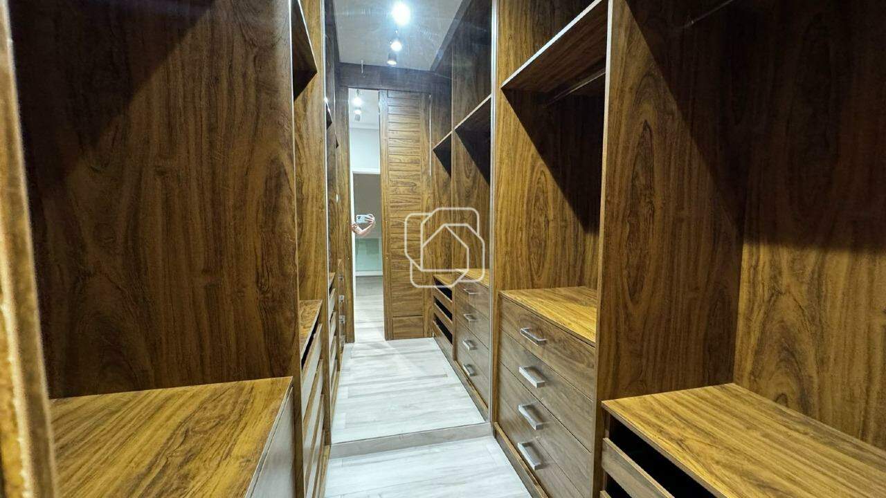 Casa de Condomínio para aluguel em Indaiatuba - SP - Vila Borghese: Closet