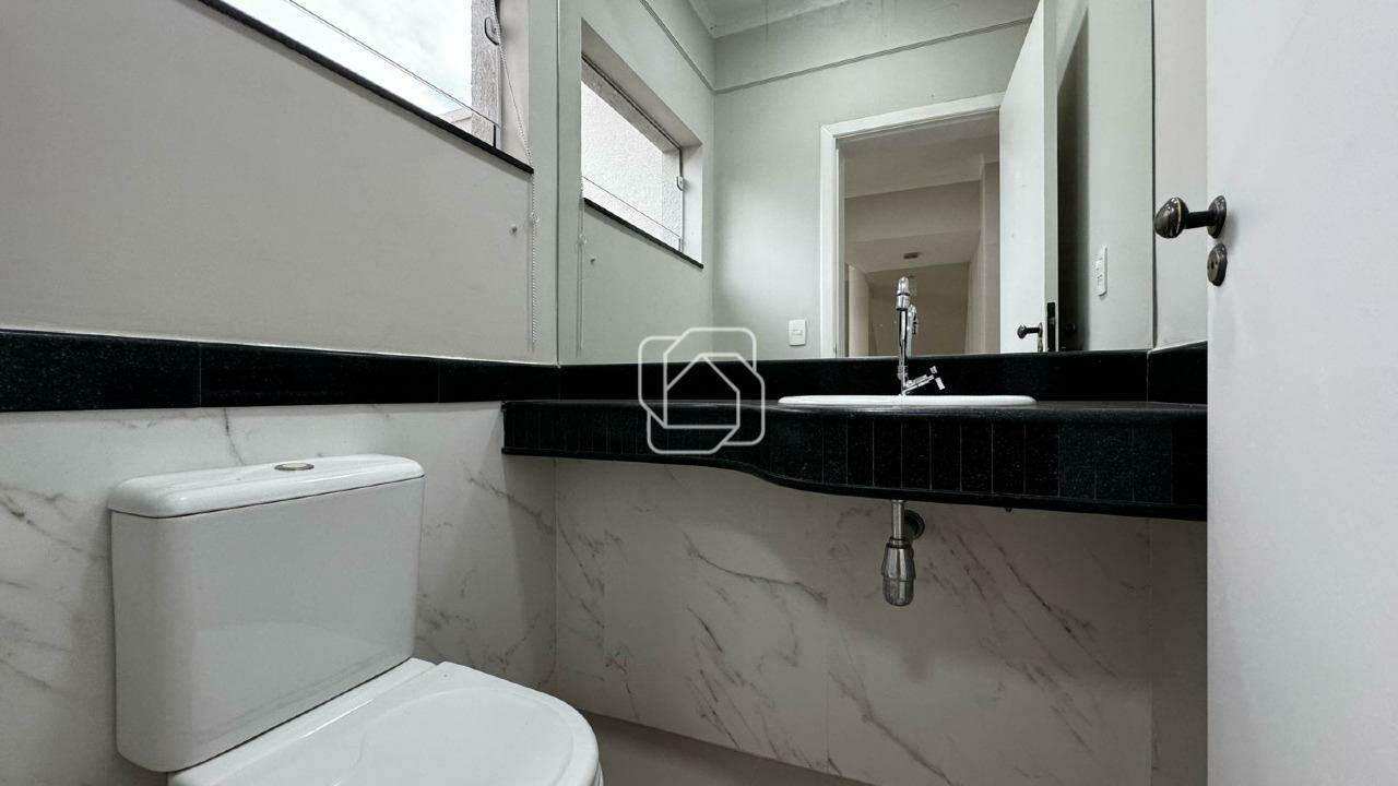 Casa de Condomínio para aluguel em Indaiatuba - SP - Vila Borghese: Lavabo