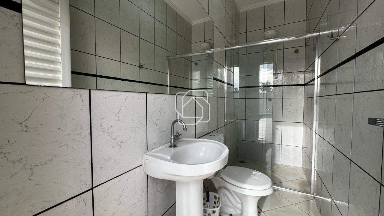 Casa de Condomínio para aluguel em Indaiatuba - SP - Vila Borghese: Banheiro