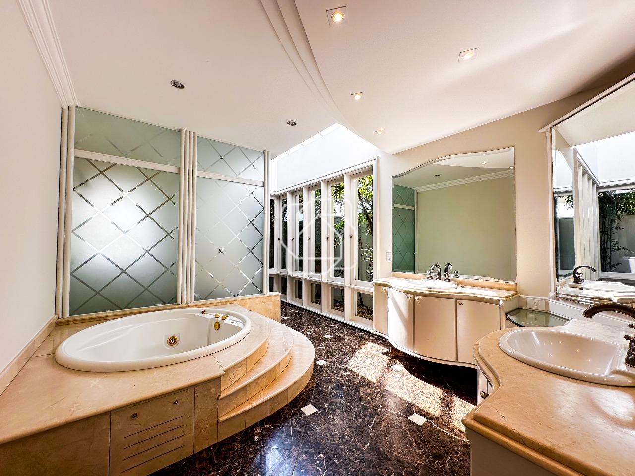 Casa de Condomínio à venda em Itu - SP - Condomínio Terras de São José: Banheiro