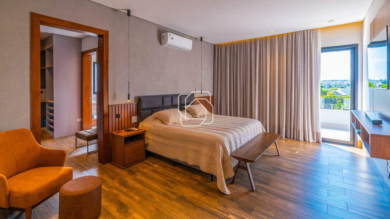 Casa de Condomínio à venda em Salto - SP - Haras Paineiras: Suíte